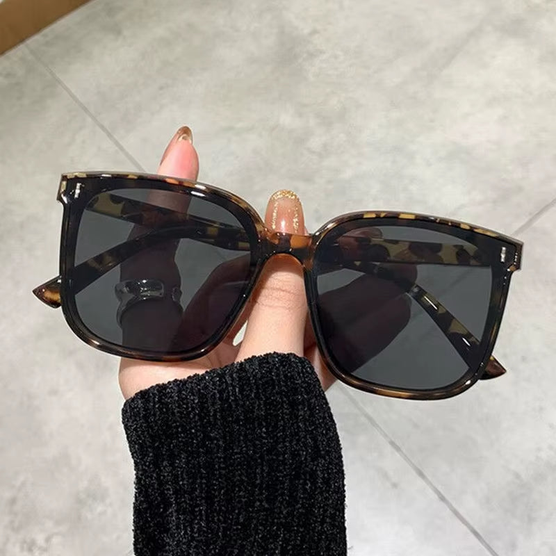 OIMG Vintage Square Sunglasses Women Oversized Sunglass Men Retro Black Sun Glasses Shades Goggle UV400 Oculos De Sol