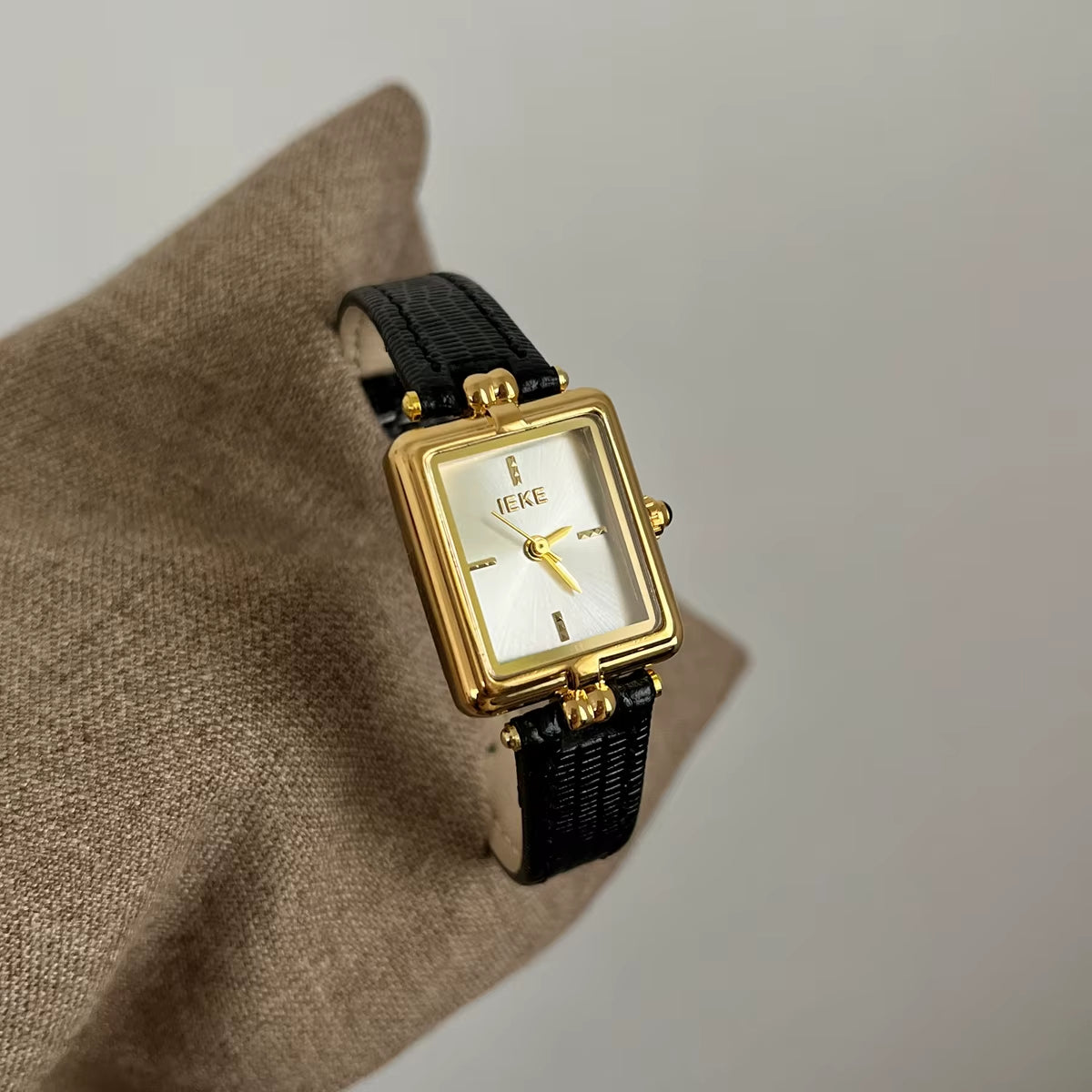 Classic Trend Ladies Watch Elegant Simple Retro 2025 Waterproof Quartz Watch Birthday Gift Student