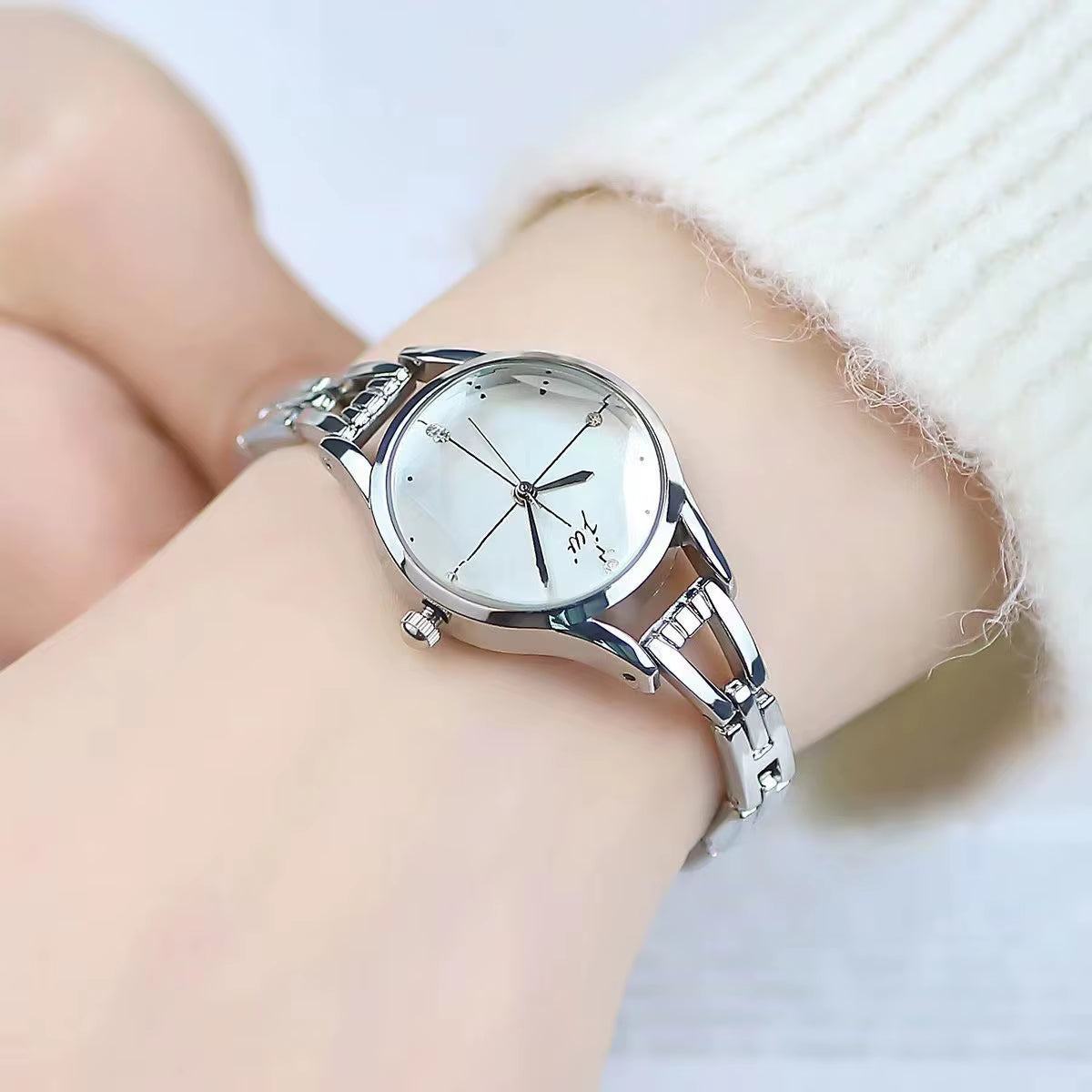 Women Bracelet Quartz Watch Includes Case, Free Shipping, Ships in 24 Hours